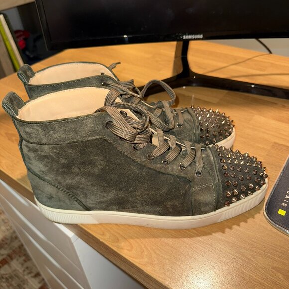 Mens Louboutin Sneakers (green suede red bottom)